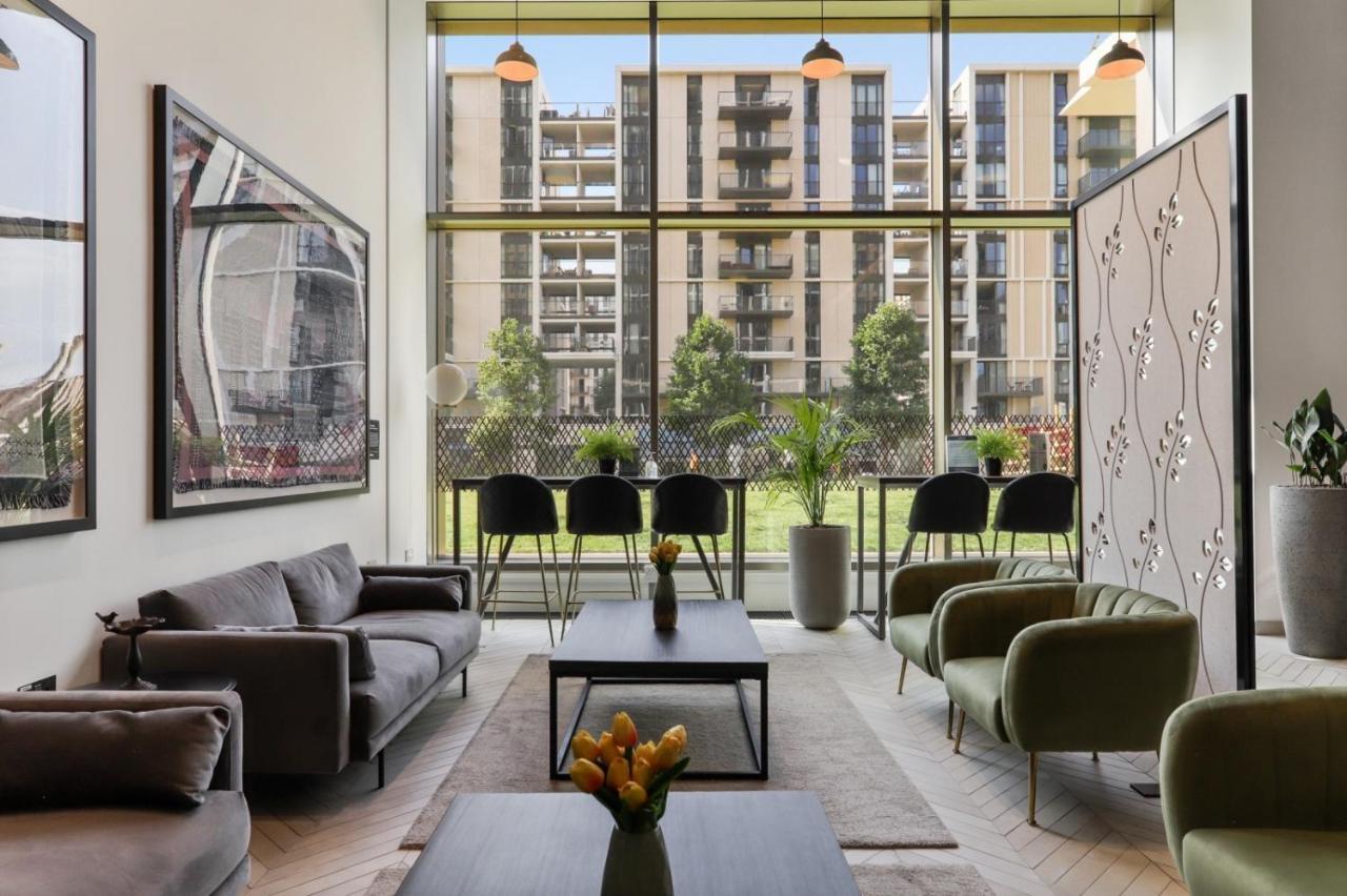 Ellie N Conys 3 Bedroom Apartment With 2 Bathrooms, An Ensuite, Kitchen And Balcony In Stratford Westfield London Exterior photo